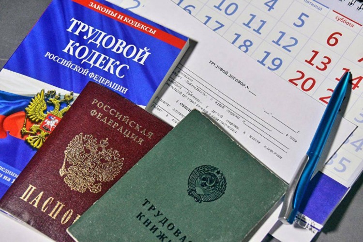 По заявлению прокурора за коррупционные нарушения изменена формулировка увольнения бывшего директора департамента градостроительства 