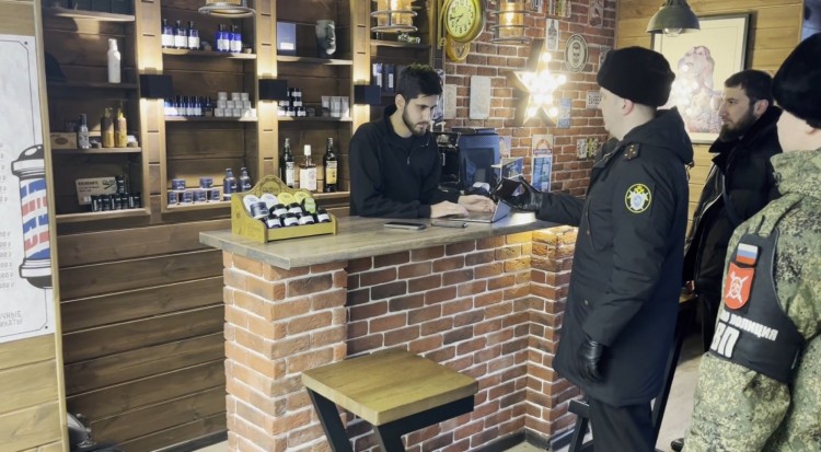 В Североморске искали мигрантов, не вставших на воинский учет