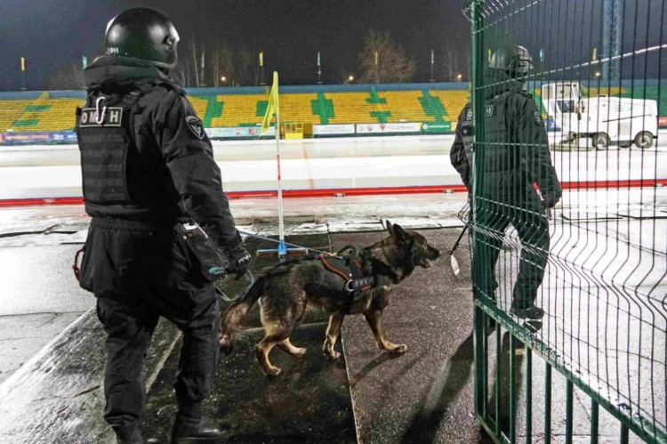 При содействии Росгвардии обеспечена безопасность матча чемпионата России по хоккею с мячом в Архангельске