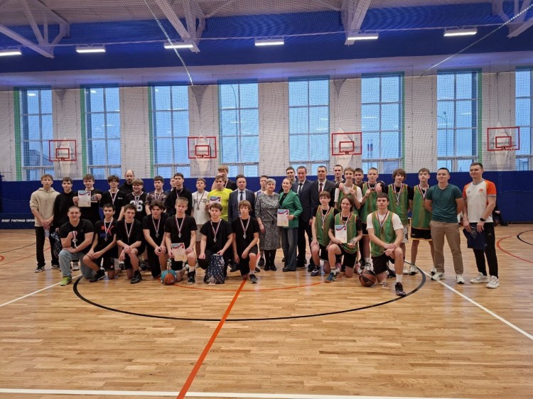 В Архангельске прошел турнир по баскетболу, посвященный памяти геройски погибшего сотрудника ФСБ России Дениса Романова.