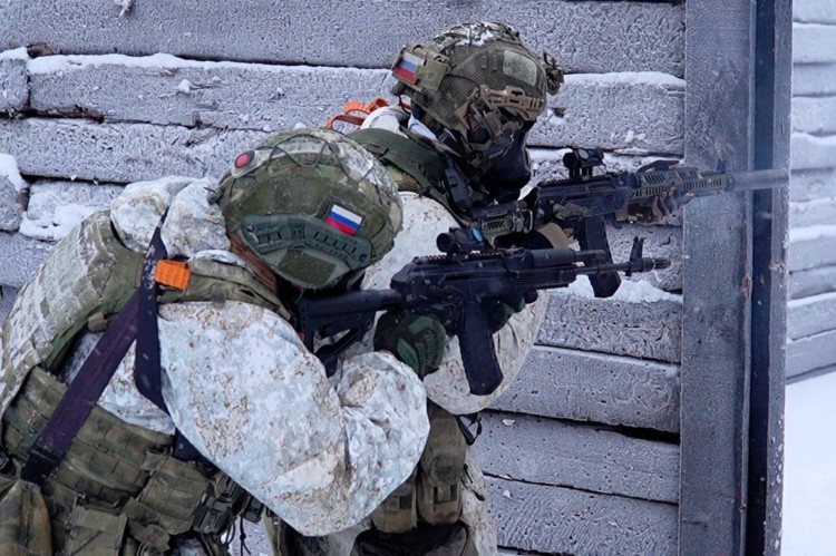 Архангельский спецназ Росгвардии провел занятие с проверкой на психологическую устойчивость