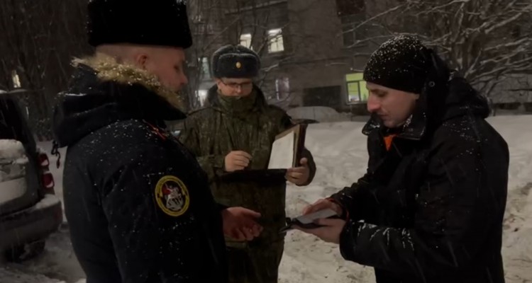 В Мурманске проверили мигрантов