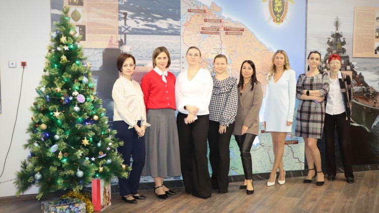 В Североморске состоялось торжественное вручение пригласительных билетов на Губернаторскую елку детям сотрудников военного следственного управления