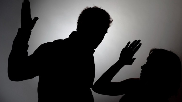 В Архангельске задержан подозреваемый в причинении смерти супруге